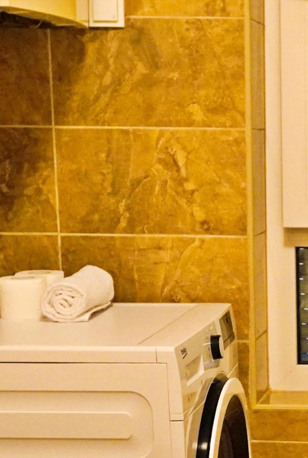 City Center Grand Apartment - Three-Bedroom, Free Parking Сараево Экстерьер фото