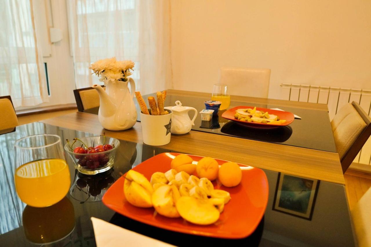 City Center Grand Apartment - Three-Bedroom, Free Parking Сараево Экстерьер фото