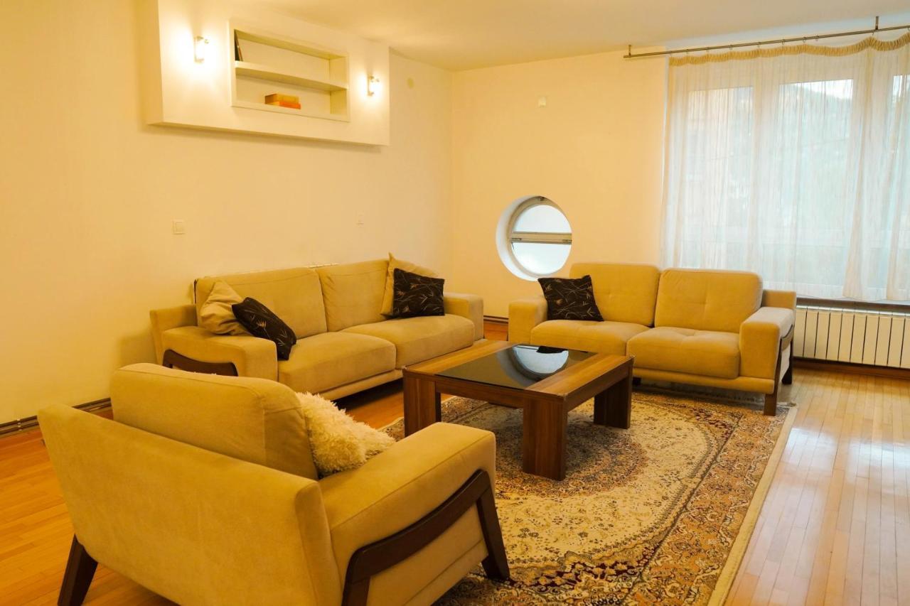 City Center Grand Apartment - Three-Bedroom, Free Parking Сараево Экстерьер фото