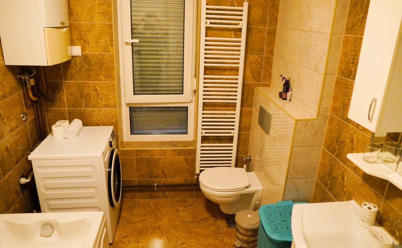 City Center Grand Apartment - Three-Bedroom, Free Parking Сараево Экстерьер фото