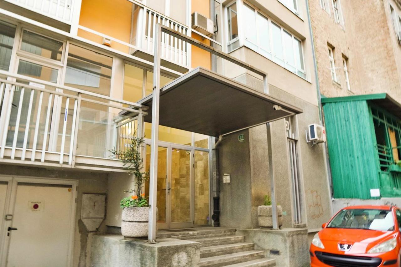 City Center Grand Apartment - Three-Bedroom, Free Parking Сараево Экстерьер фото