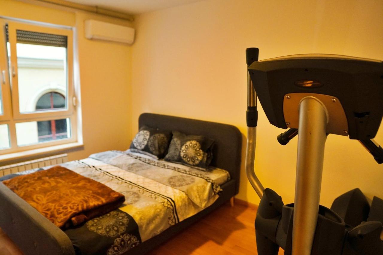 City Center Grand Apartment - Three-Bedroom, Free Parking Сараево Экстерьер фото