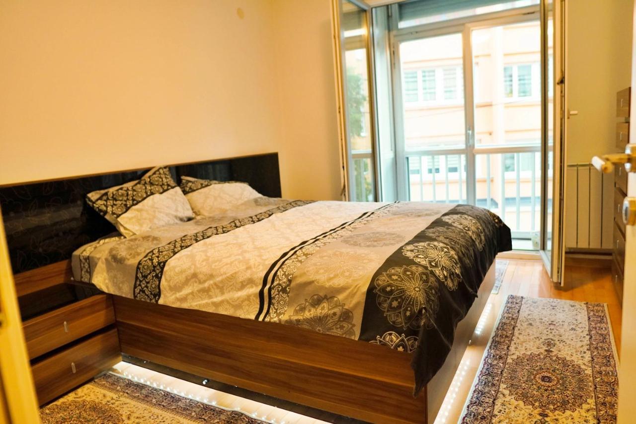 City Center Grand Apartment - Three-Bedroom, Free Parking Сараево Экстерьер фото